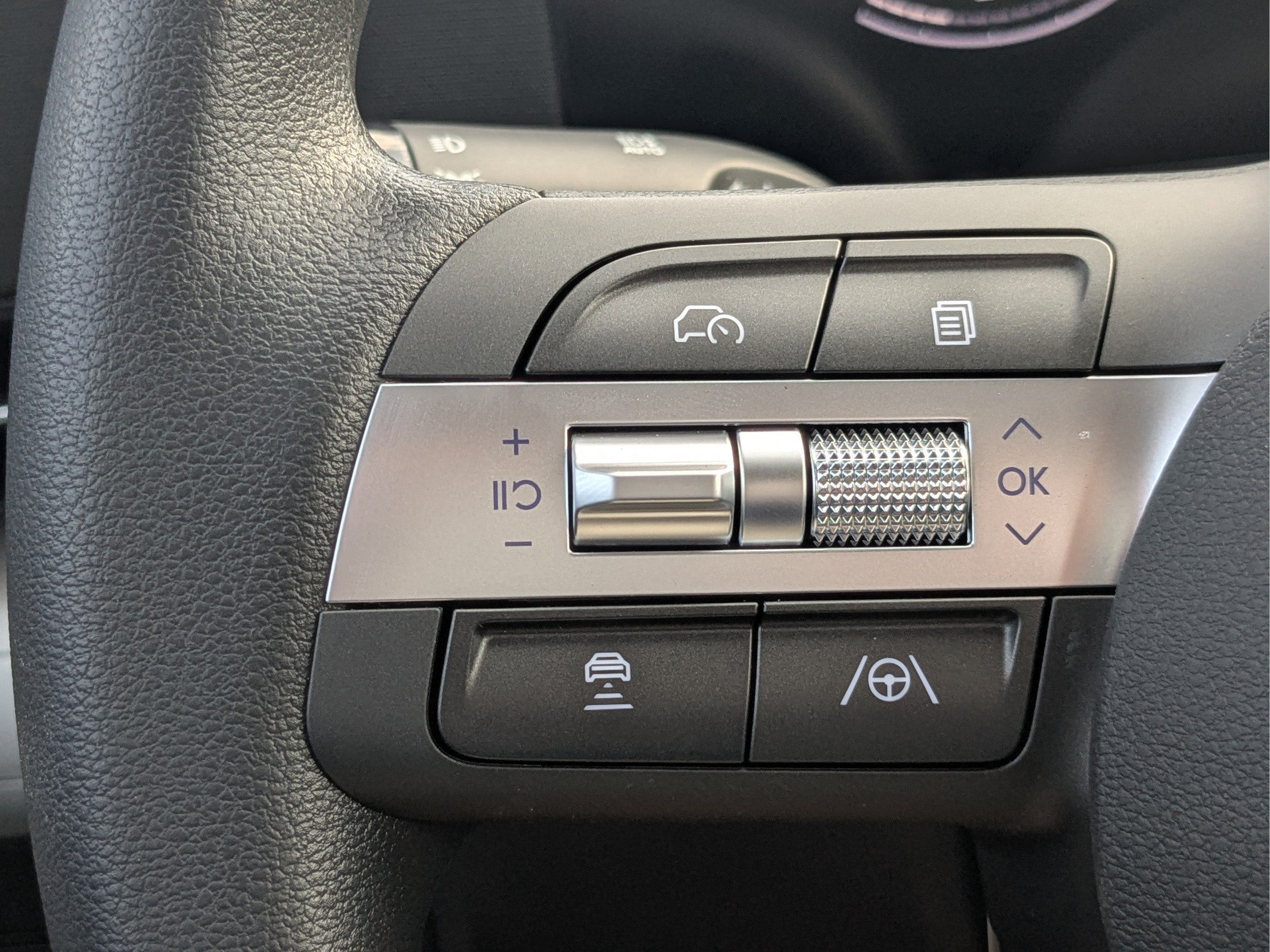 New 2027 Hyundai Kona SE FWD image 26