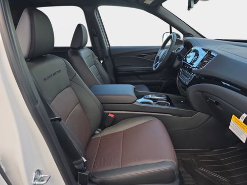 New 2026 Honda Ridgeline Black Edition image 10