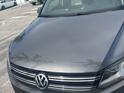 Used 2016 Volkswagen Tiguan S FWD image 3