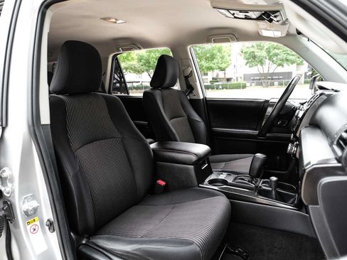 Used 2015 Toyota 4Runner Trail AWD/4WD image 34