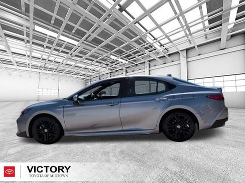 Used 2025 Toyota Camry SE FWD image 6