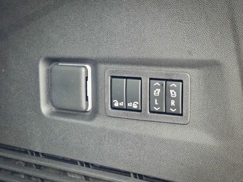 New 2026 GMC Yukon XL Denali w/ Denali Reserve Package image 40