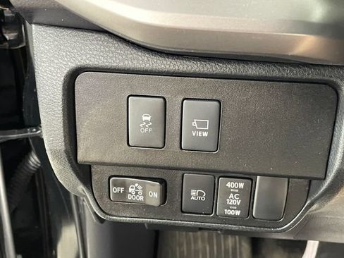 Used 2021 Toyota Tacoma Limited AWD/4WD image 17