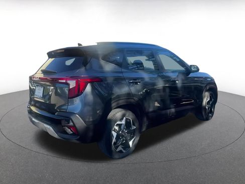 Used 2025 Kia Seltos S image 3
