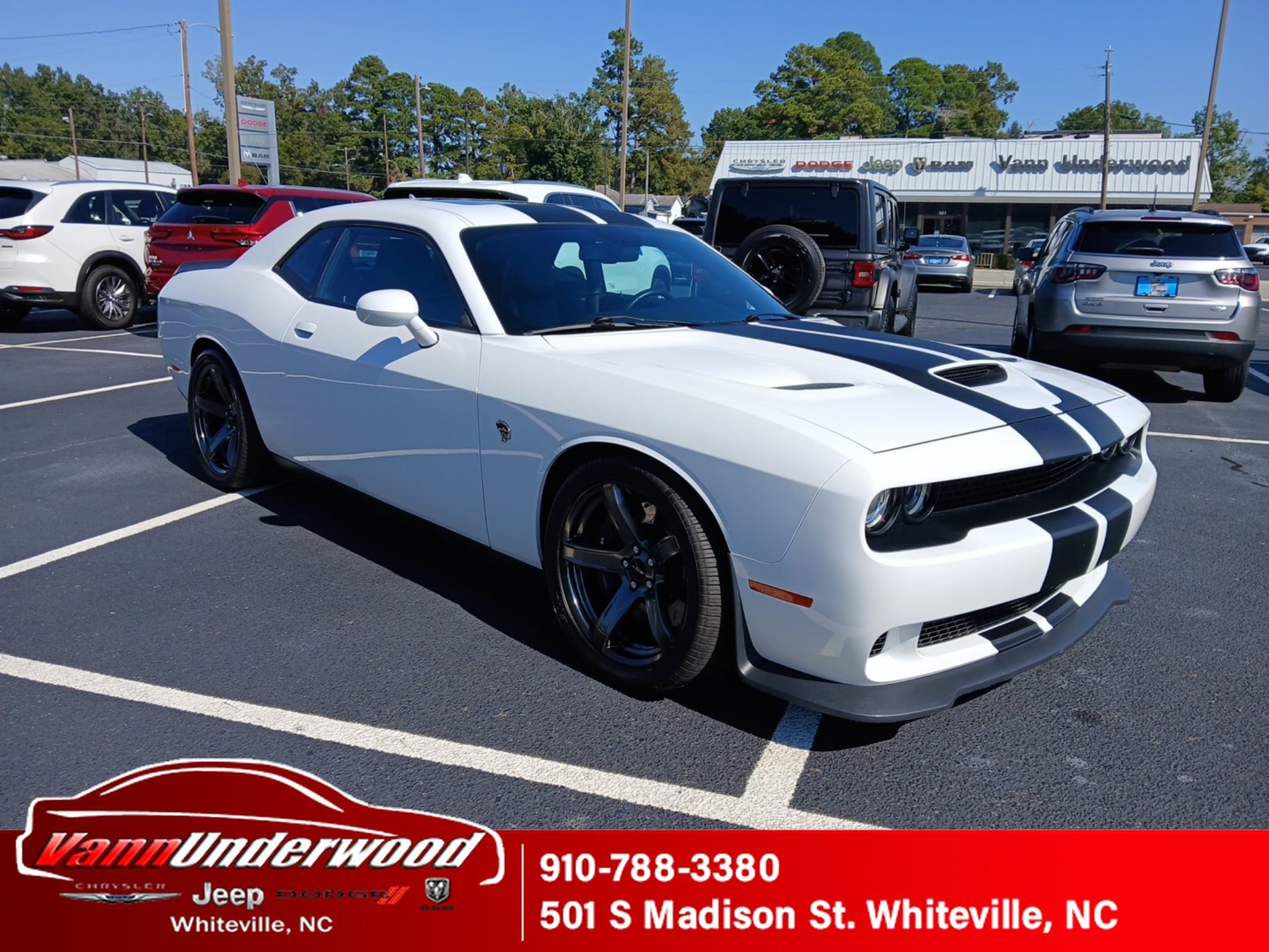 Used 2018 Dodge Challenger SRT Hellcat RWD image 1