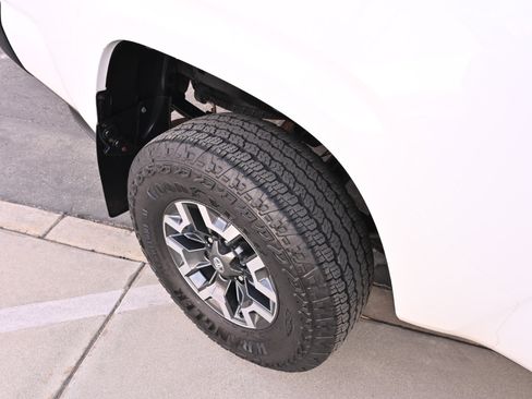 Used 2017 Toyota Tacoma SR AWD/4WD image 26