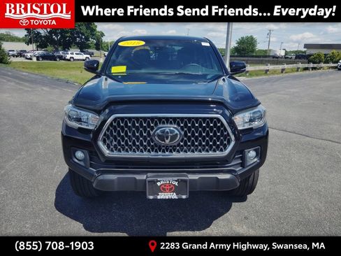 Used 2018 Toyota Tacoma TRD Off-Road w/ Technology Package AWD/4WD image 2