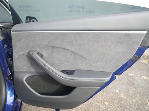 Used 2025 Tesla Model 3 Long Range image 37