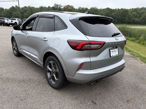 Used 2024 Ford Escape ST-Line w/ Tech Pack #1 FWD image 3