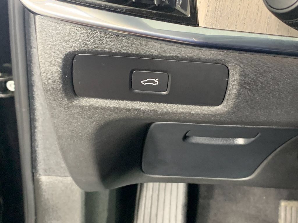 Used 2024 Volvo S90 B6 Plus AWD/4WD image 16