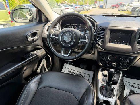 Used 2019 Jeep Compass Latitude w/ Popular Equipment Group AWD/4WD image 30