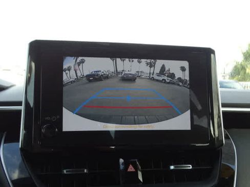 Used 2025 Toyota Corolla SE image 30