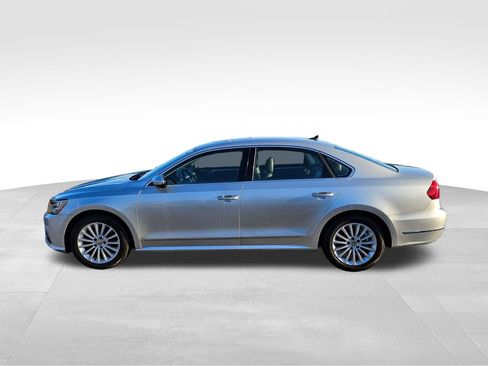 Used 2017 Volkswagen Passat 1.8T SE image 9