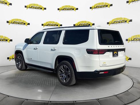 Used 2023 Jeep Wagoneer 4WD w/ Premium Group I image 3