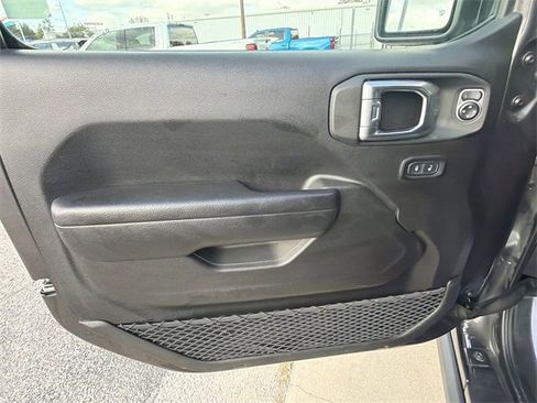 Used 2024 Jeep Wrangler Unlimited Rubicon w/ Convenience Group image 21