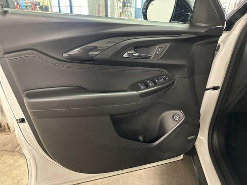 Used 2022 Chevrolet TrailBlazer RS w/ Sun and Liftgate Package image 9