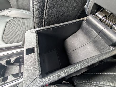 Used 2024 Jeep Compass Latitude image 28