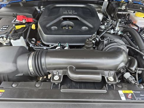 Used 2025 Jeep Wrangler Sport AWD/4WD image 30