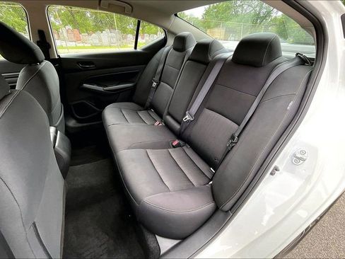 Used 2025 Nissan Altima 2.5 SV FWD image 24