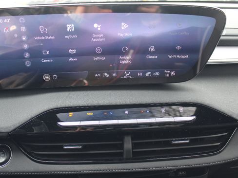 Certified 2025 Buick Enclave Sport Touring w/ Power Package image 21