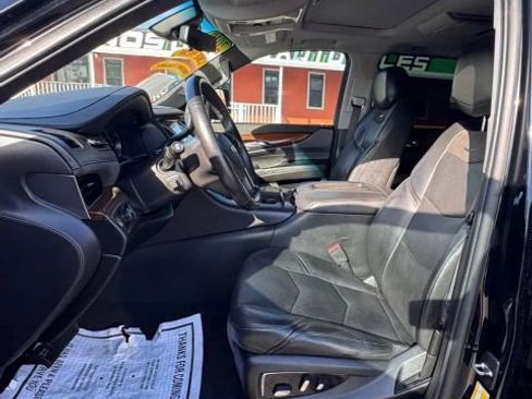 Used 2019 Cadillac Escalade ESV Luxury RWD image 12