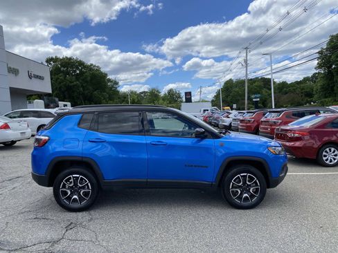 Certified 2025 Jeep Compass Trailhawk AWD/4WD image 2