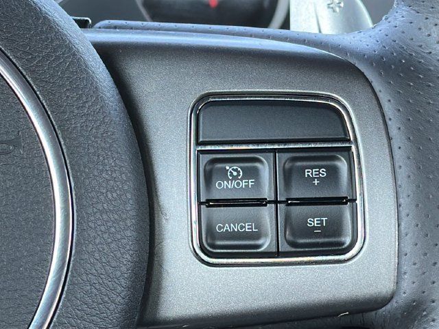 Used 2014 Dodge Challenger SXT RWD image 19