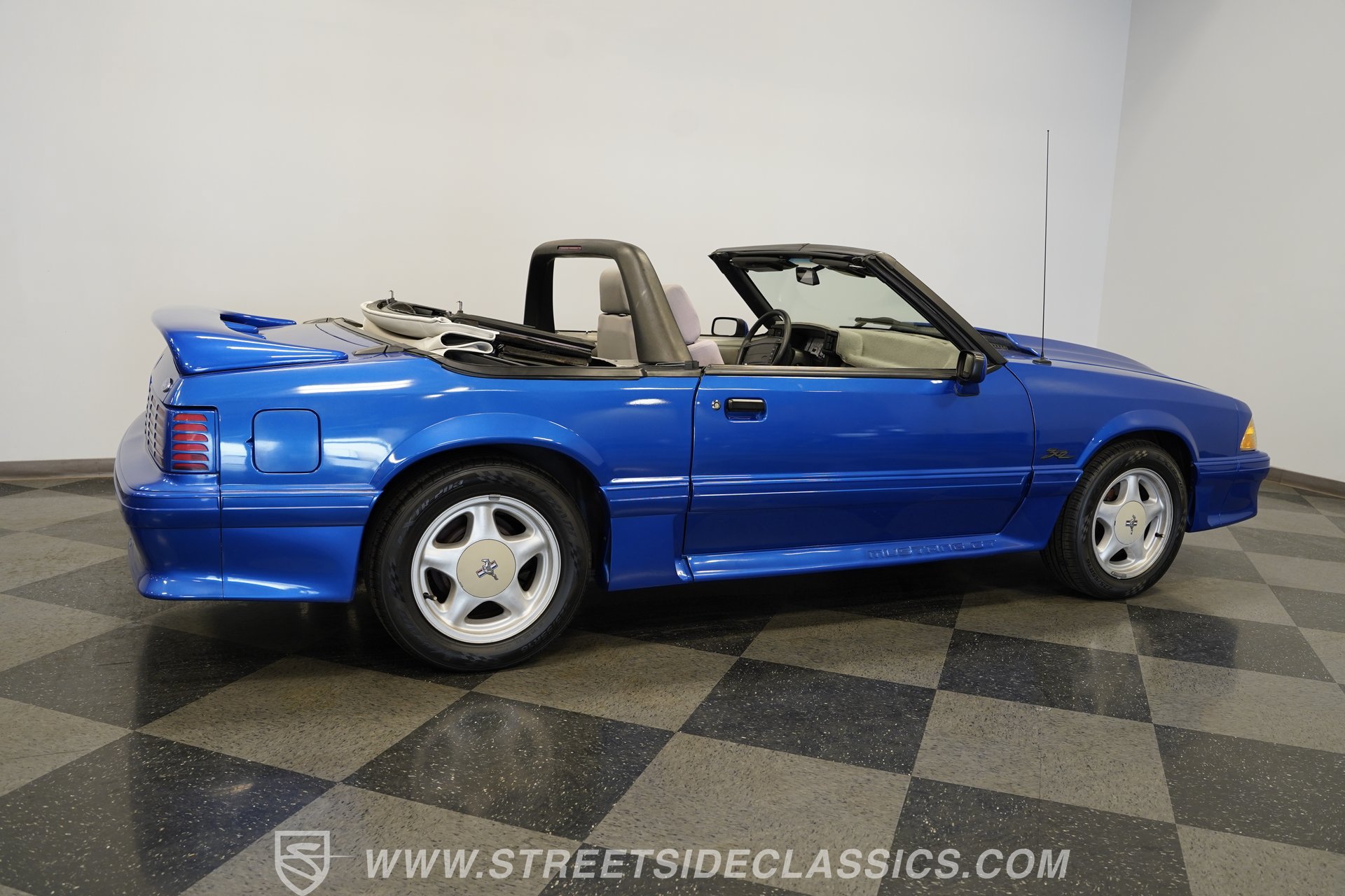 Used 1993 Ford Mustang GT RWD image 15