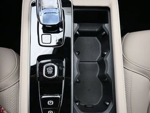 New 2026 Volvo XC90 T8 Plus w/ Protection Package Premier AWD/4WD image 12