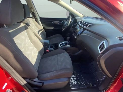 Used 2016 Nissan Rogue SV FWD image 12