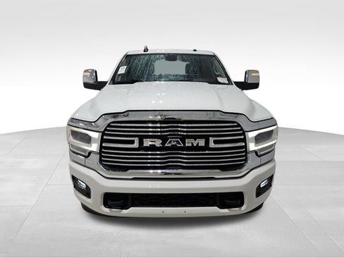 Used 2023 RAM 2500 Laramie AWD/4WD image 3