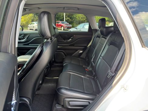 Used 2022 Lincoln Corsair AWD w/ Premium Package image 26