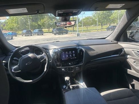 Used 2023 Chevrolet Traverse LT FWD image 13
