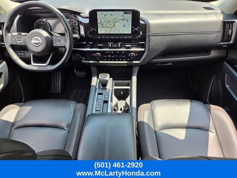 Used 2025 Nissan Pathfinder SL FWD image 14