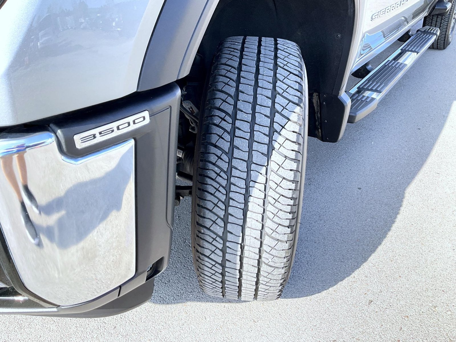 Used 2024 GMC Sierra 3500 SLE w/ SLE Value Package AWD/4WD image 29