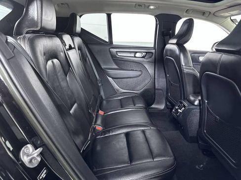 Used 2023 Volvo XC40 B5 Plus AWD/4WD image 28