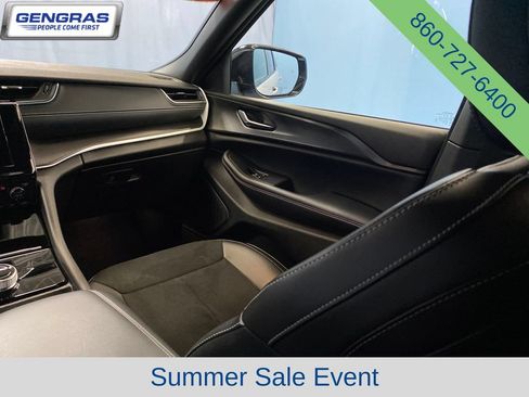 Used 2024 Jeep Grand Cherokee Altitude AWD/4WD image 29