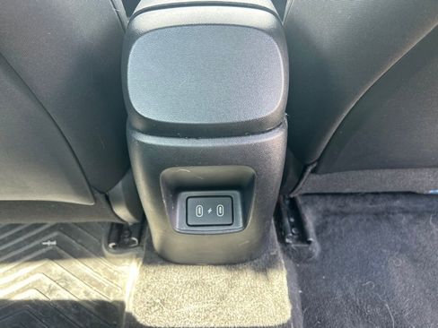 Used 2025 Hyundai Elantra Sport FWD image 28