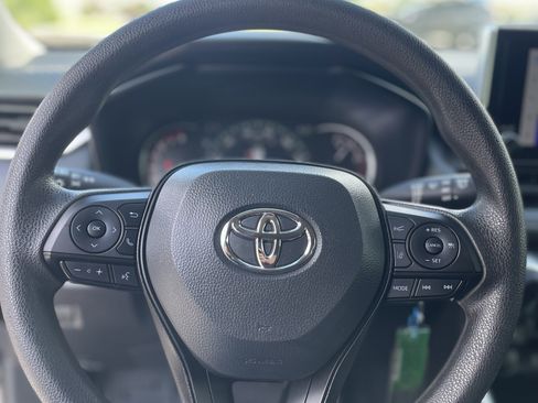 Used 2025 Toyota RAV4 LE FWD image 21