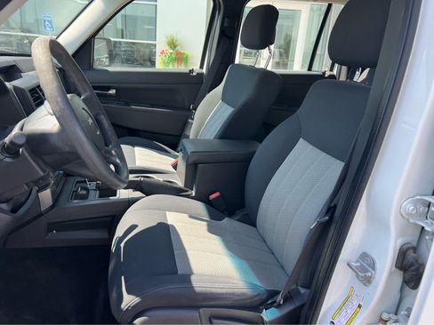 Used 2010 Jeep Liberty Sport AWD/4WD image 26