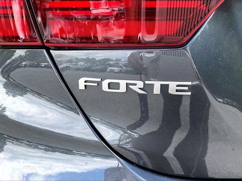 Used 2023 Kia Forte GT-Line w/ GT-Line Premium Package FWD image 10