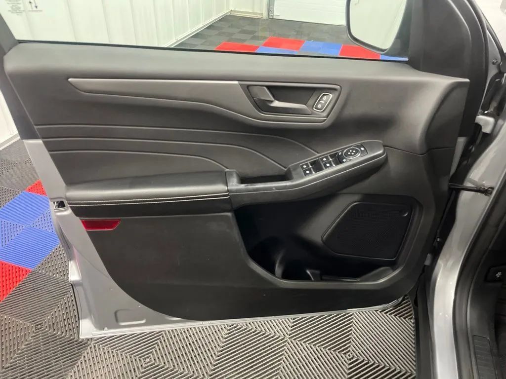 Used 2023 Ford Escape Active w/ Tech Pack #1 AWD/4WD image 20
