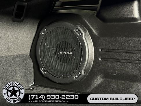 Used 2024 Jeep Wrangler Unlimited Rubicon 4xe AWD/4WD image 30