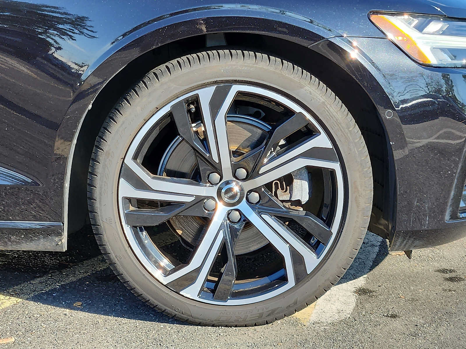 Certified 2024 Volvo S60 B5 Plus w/ Climate Package AWD/4WD image 8
