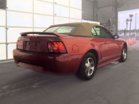 Used 2000 Ford Mustang Convertible RWD image 5