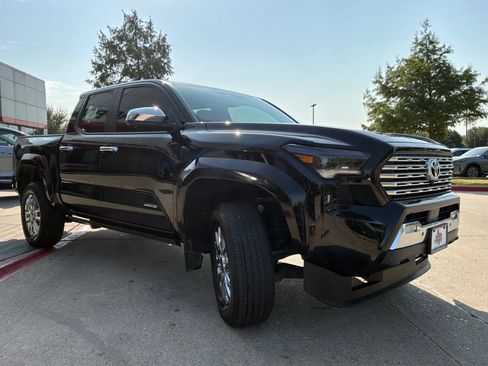 Used 2024 Toyota Tacoma Limited w/ Limited Package (LT) AWD/4WD image 4