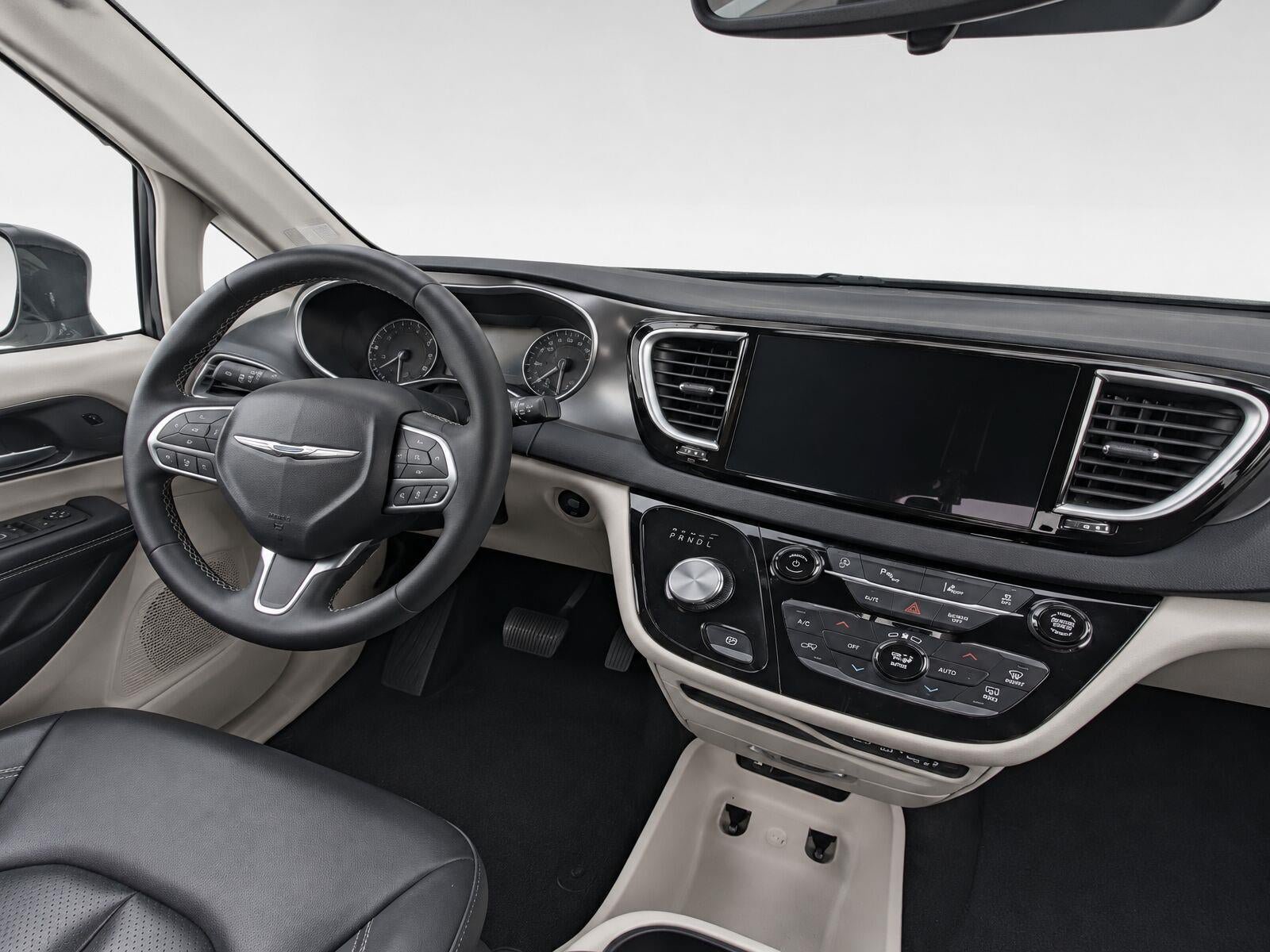 Used 2024 Chrysler Pacifica Touring-L FWD image 29