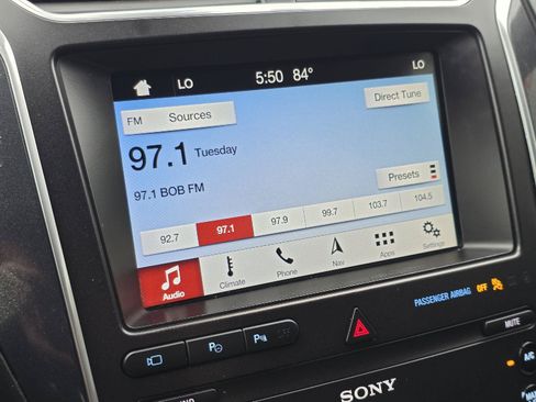 Used 2019 Ford Explorer Platinum AWD/4WD image 25