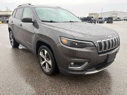 Used 2019 Jeep Cherokee Limited FWD image 9