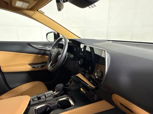 Used 2025 Lexus NX 250 FWD w/ Towing Package (2000 Lbs) image 35